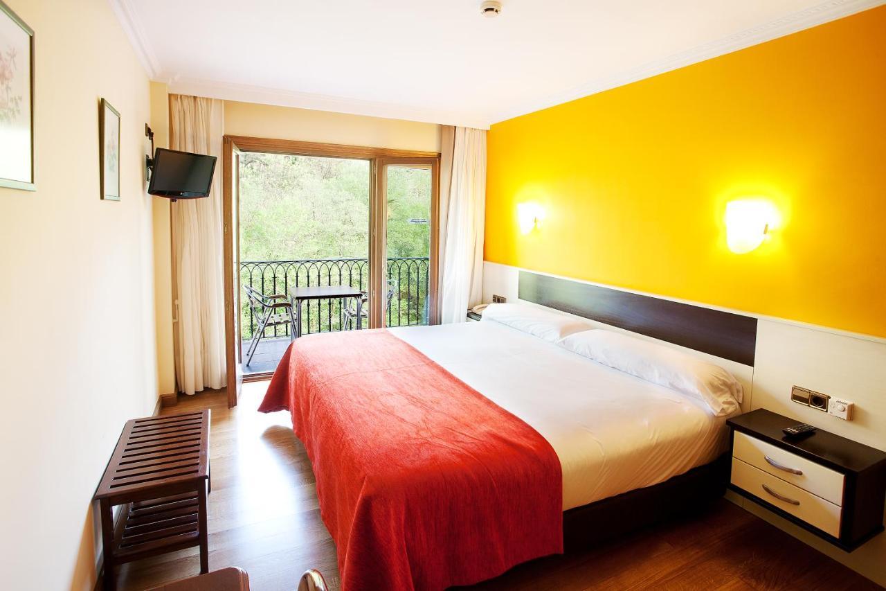 Hotel Venta De Etxalar Kültér fotó