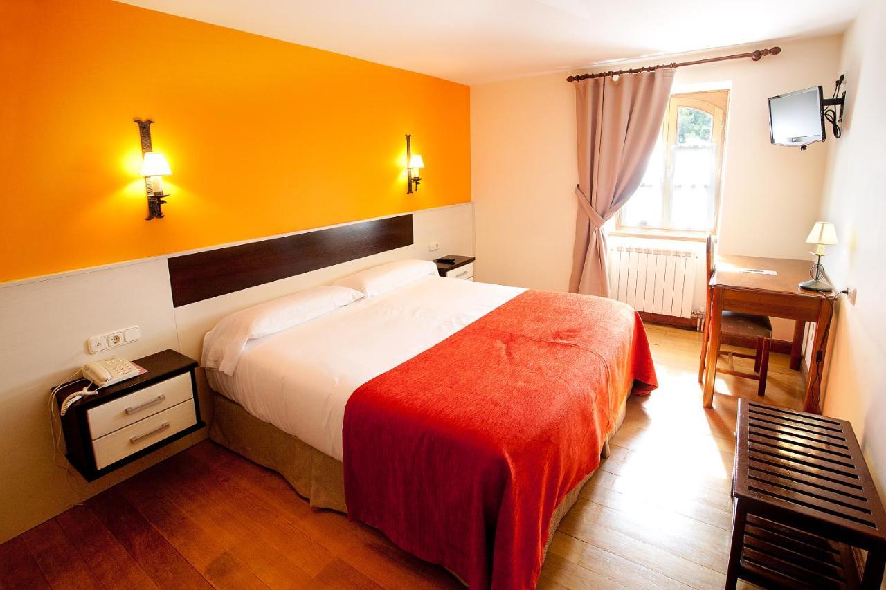 Hotel Venta De Etxalar Kültér fotó