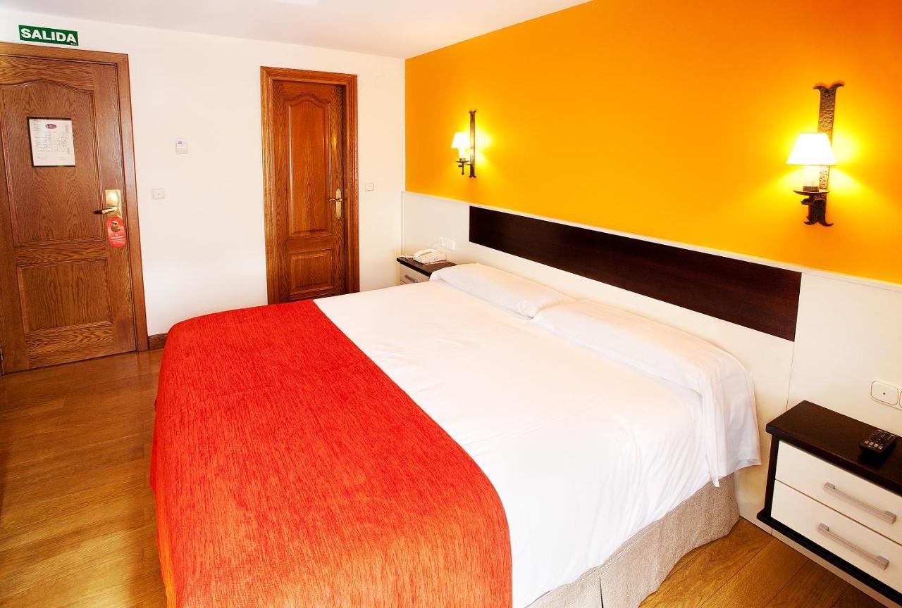 Hotel Venta De Etxalar Kültér fotó