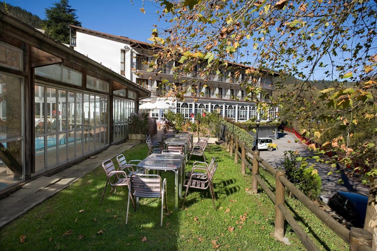 Hotel Venta De Etxalar Kültér fotó