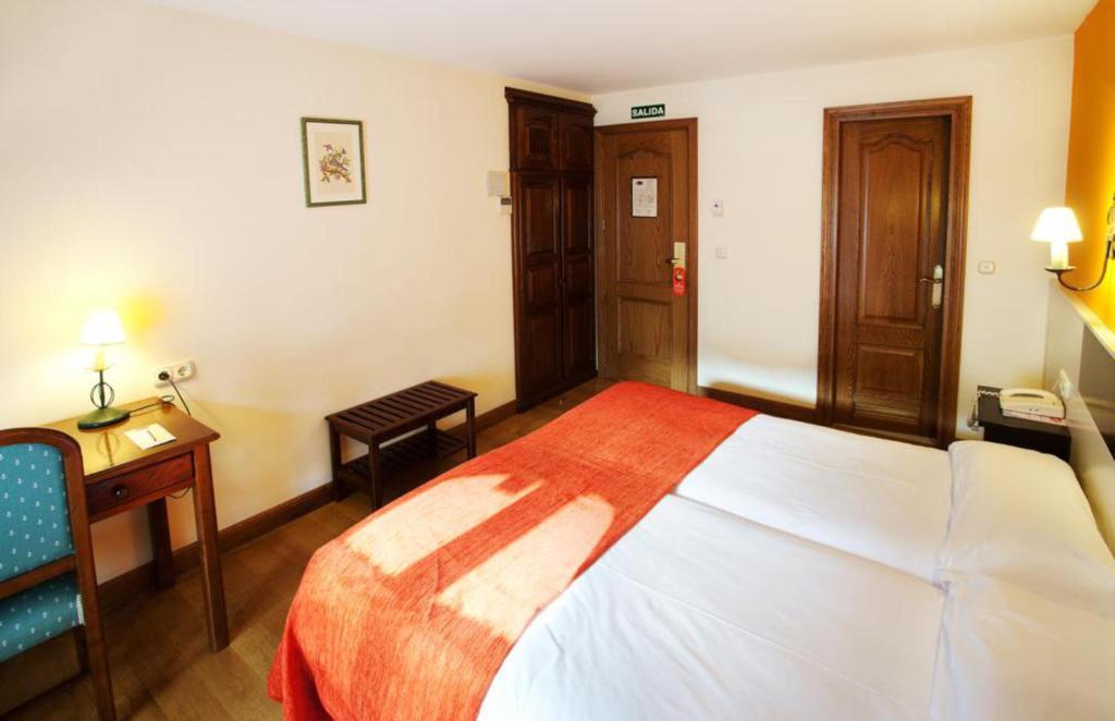 Hotel Venta De Etxalar Kültér fotó