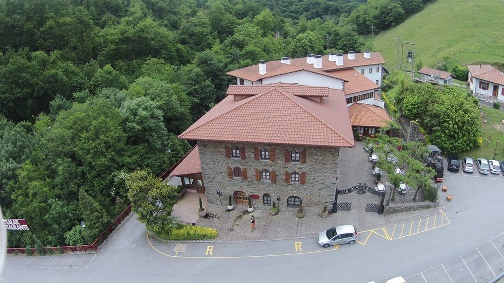 Hotel Venta De Etxalar Kültér fotó