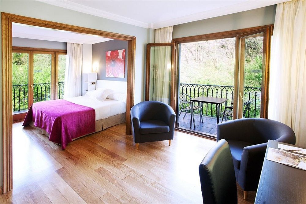 Hotel Venta De Etxalar Kültér fotó