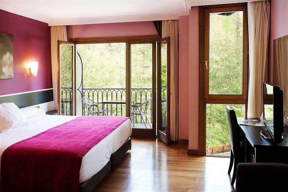 Hotel Venta De Etxalar Kültér fotó